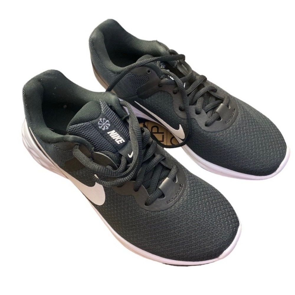Nike Revolution 6NN women size 7.5 black/white